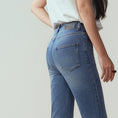 Load image into Gallery viewer, female's flared pants - NIO Life by Jordy